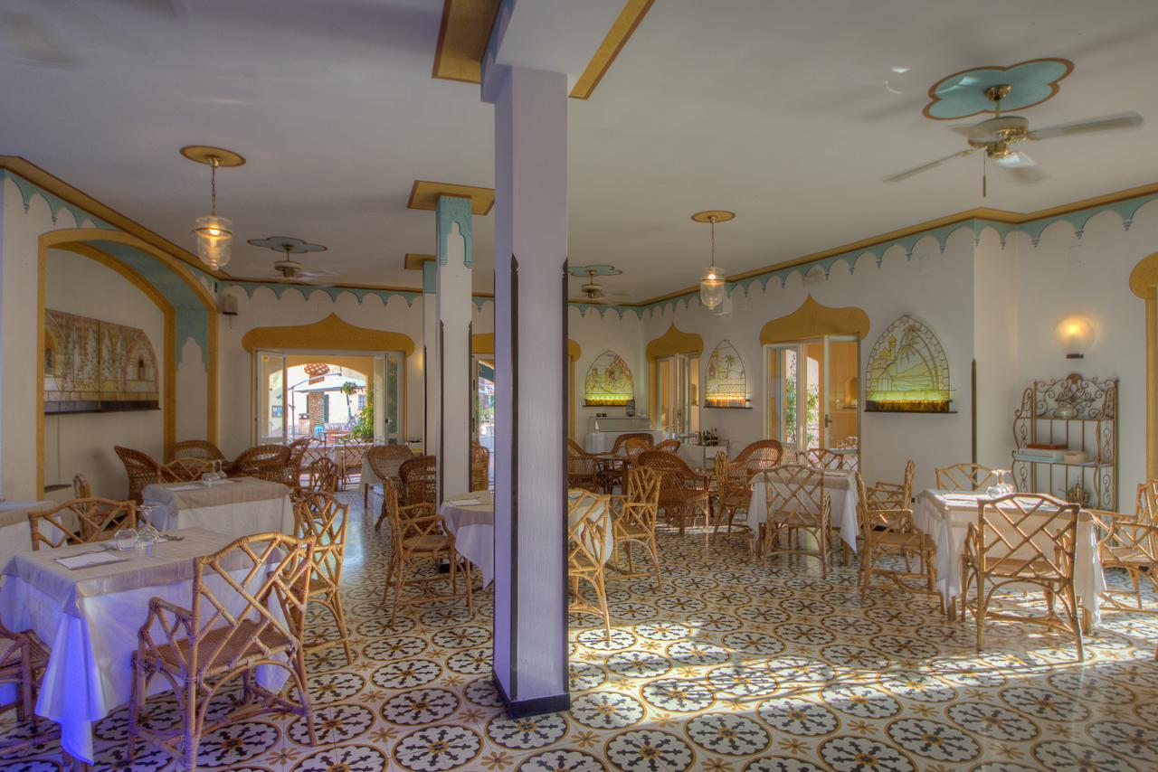Hotel Arabesque Varigotti Extérieur photo